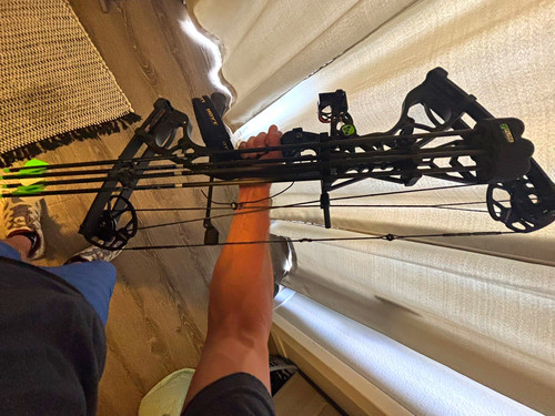 Hoyt compound bow sight - bow,